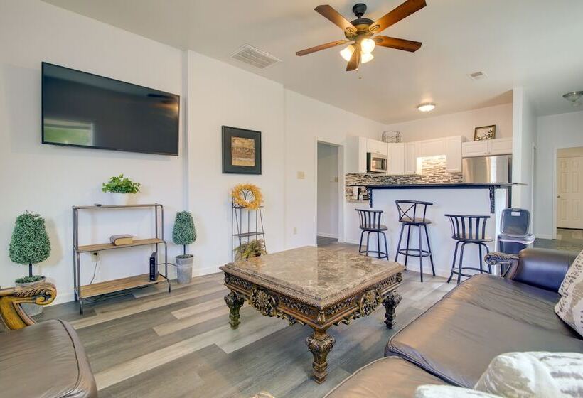 Centrally Located Memphis House: 2 Mi To Beale St!