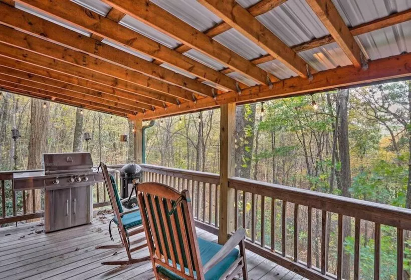 Charming Blue Ridge Cabin W/ Deck + Grill!