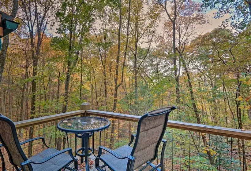 Charming Blue Ridge Cabin W/ Deck + Grill!