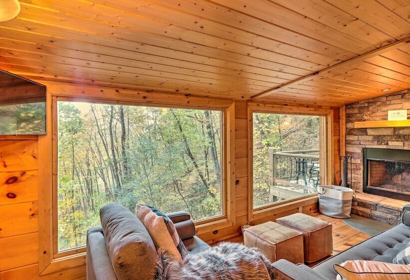 Charming Blue Ridge Cabin W/ Deck + Grill!