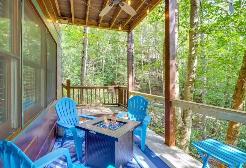 Charming Blue Ridge Cabin W/ Game Room & Hot Tub!