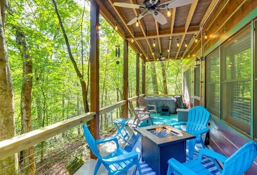 Charming Blue Ridge Cabin W/ Game Room & Hot Tub!