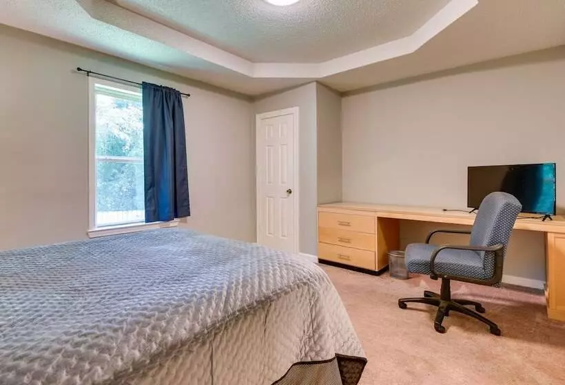 Charming Rome Home Steps From Historic Downtown!