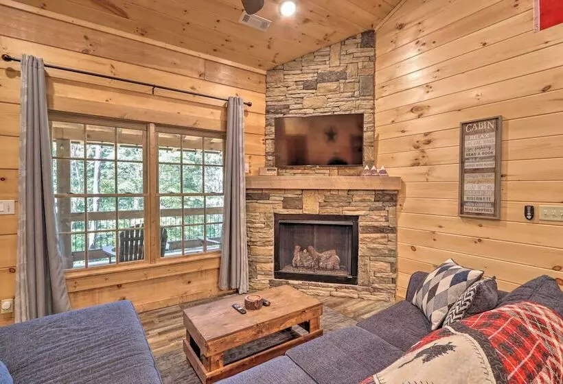 Coosawattee River Resort Cabin W/ Private Hot Tub!