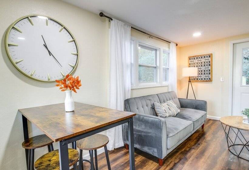 Cozy Knoxville Cottage W/ Deck, Grill, Fire Pit!