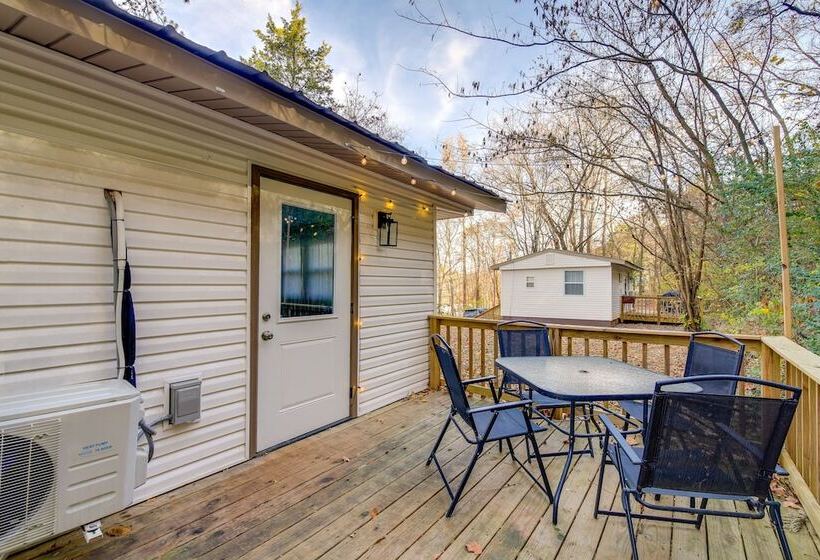 Cozy Knoxville Cottage W/ Deck, Grill, Fire Pit!