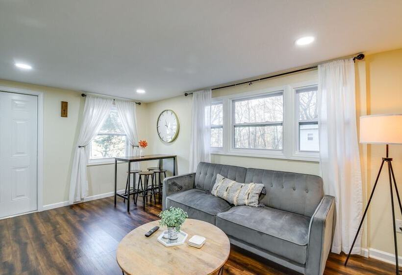 Cozy Knoxville Cottage W/ Deck, Grill, Fire Pit!