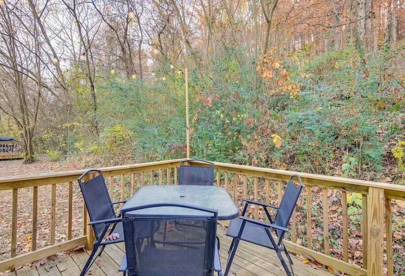 Cozy Knoxville Cottage W/ Deck, Grill, Fire Pit!
