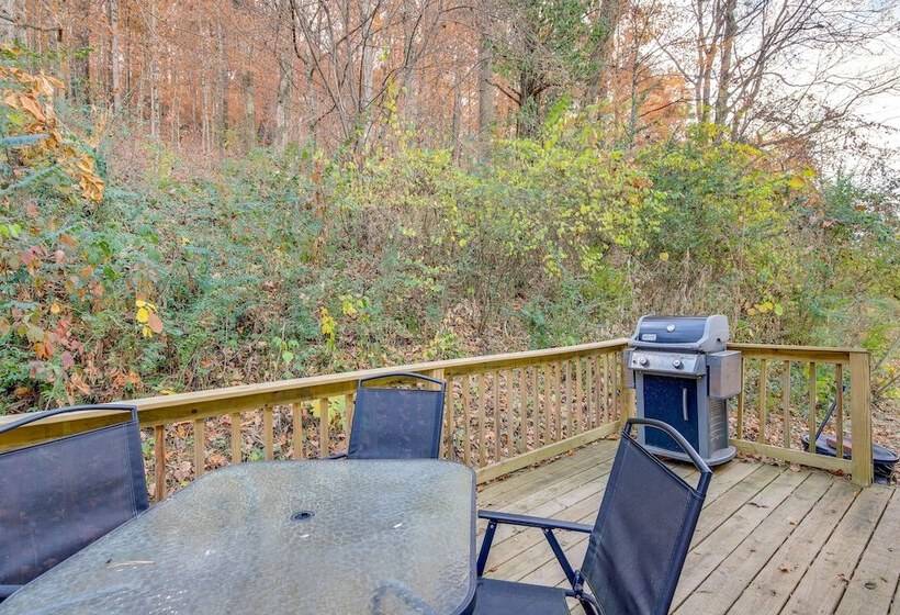 Cozy Knoxville Cottage W/ Deck, Grill, Fire Pit!