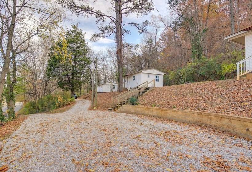 Cozy Knoxville Cottage W/ Deck, Grill, Fire Pit!