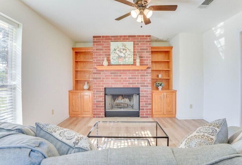 9 Mi To Ray Roberts Lake: Texas Retreat W/ Pool