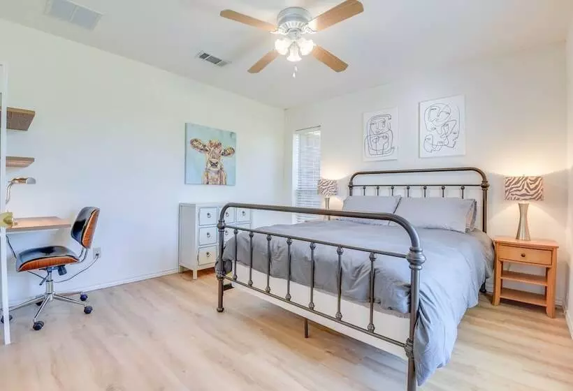 9 Mi To Ray Roberts Lake: Texas Retreat W/ Pool