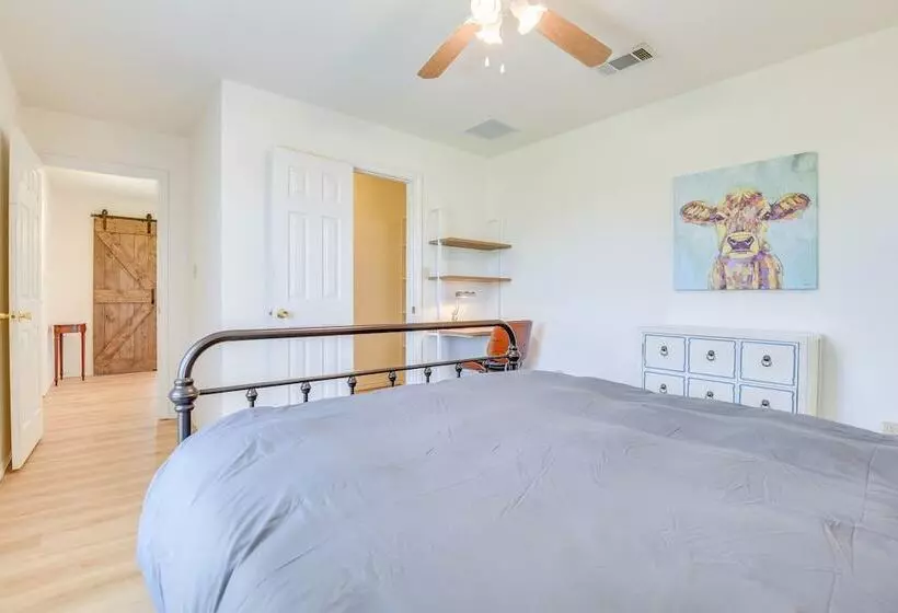 9 Mi To Ray Roberts Lake: Texas Retreat W/ Pool