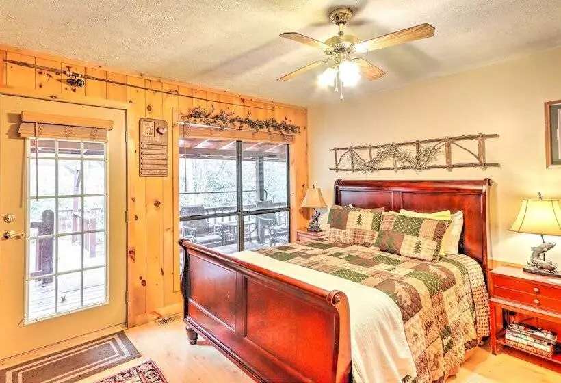 Creek Bend Escape  W/ Hot Tub + River Views!