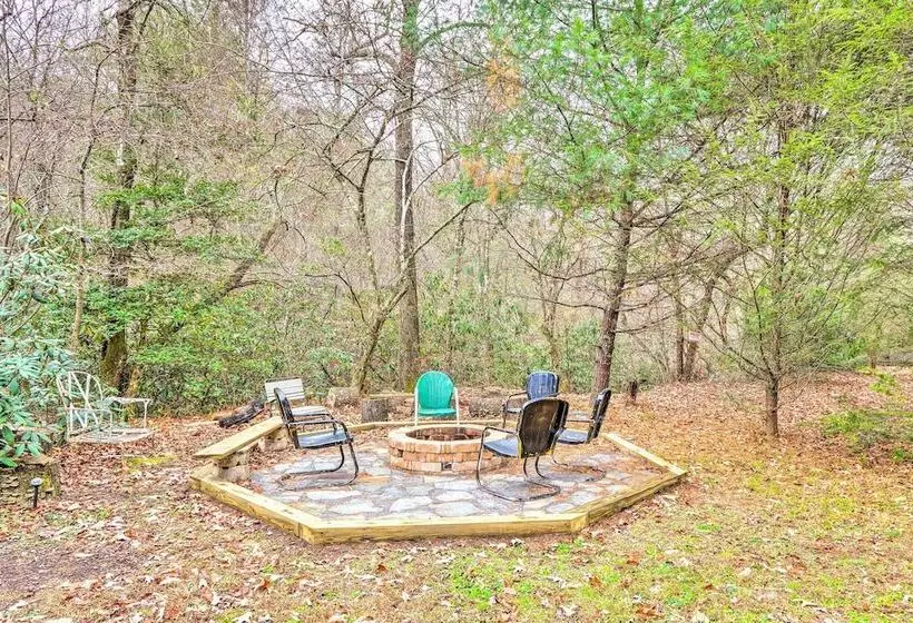Creek Bend Escape  W/ Hot Tub + River Views!