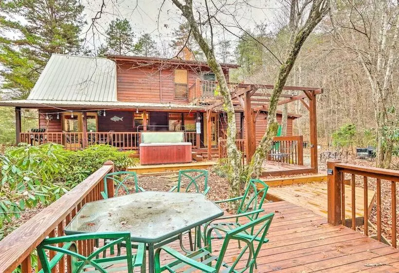 Creek Bend Escape  W/ Hot Tub + River Views!