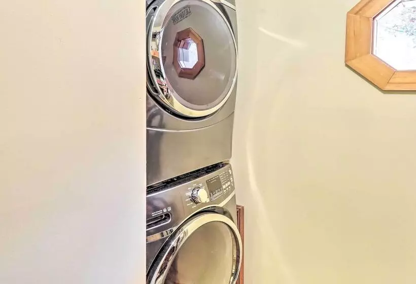 Creek Bend Escape  W/ Hot Tub + River Views!