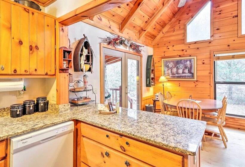 Creek Bend Escape W/ Hot Tub + River Views!