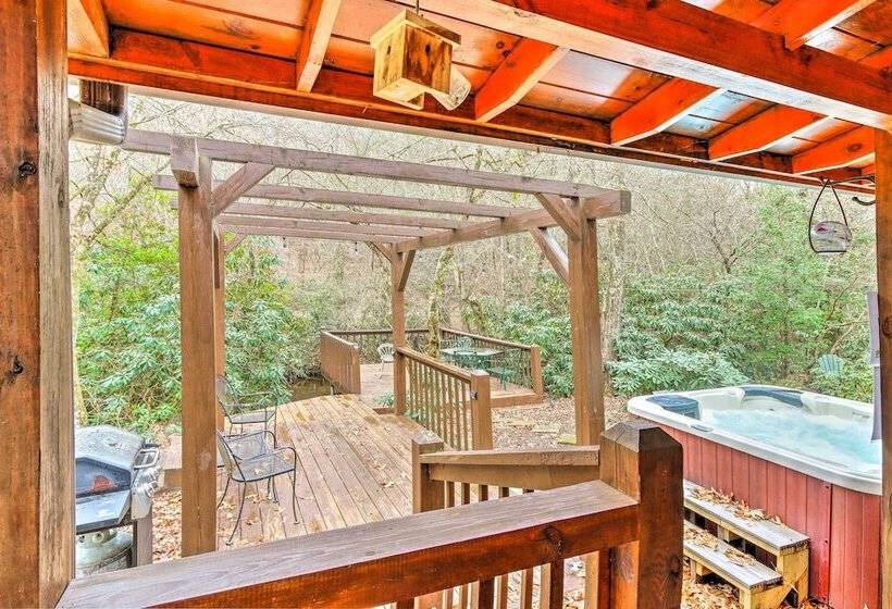 Creek Bend Escape W/ Hot Tub + River Views!