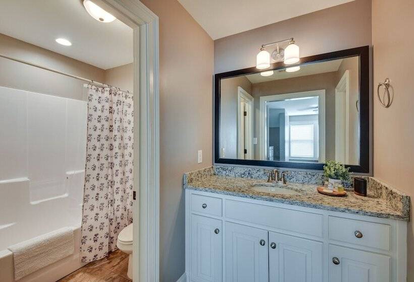 Currahee Club Home: Lake Access & Golf Course View