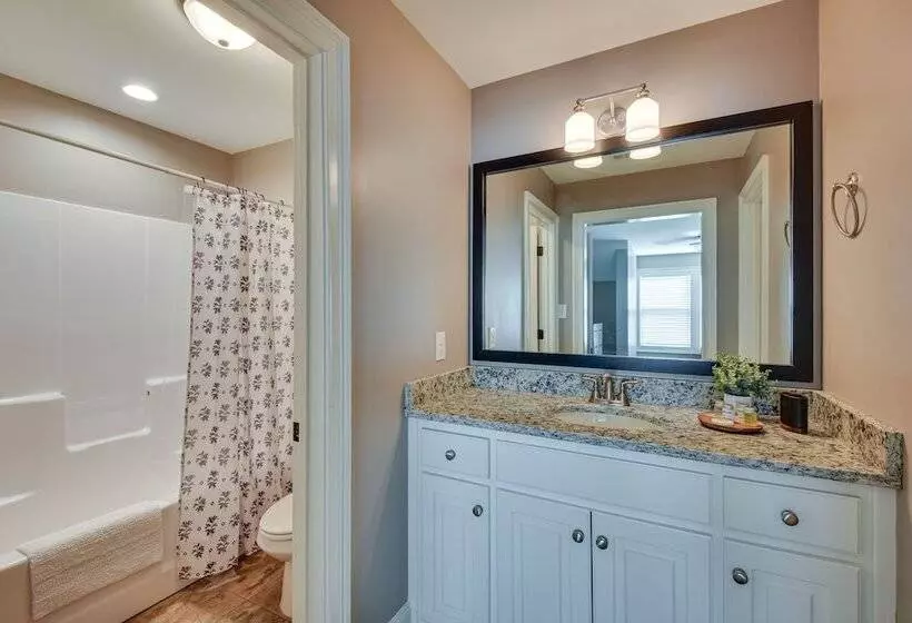 Currahee Club Home: Lake Access & Golf Course View