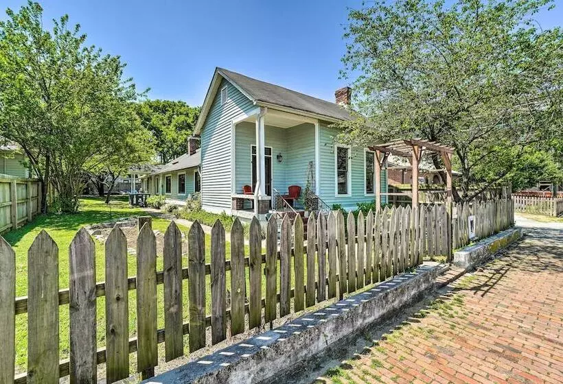 Cute Nashville Getaway: Walk To Cafes & Pubs!