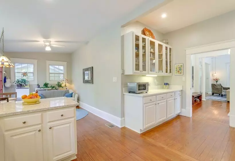 Delightful Decatur Retreat: Walk To Shops & Dining