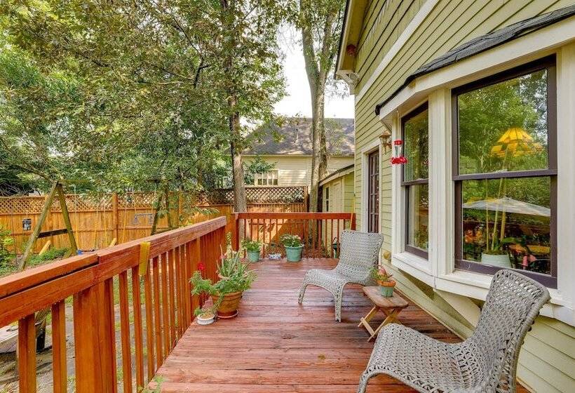 Delightful Decatur Retreat: Walk To Shops & Dining