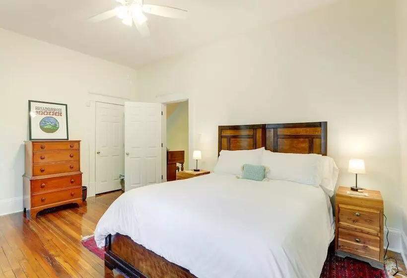 Delightful Decatur Retreat: Walk To Shops & Dining
