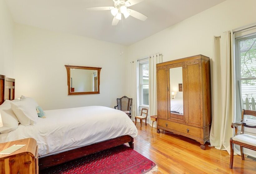 Delightful Decatur Retreat: Walk To Shops & Dining