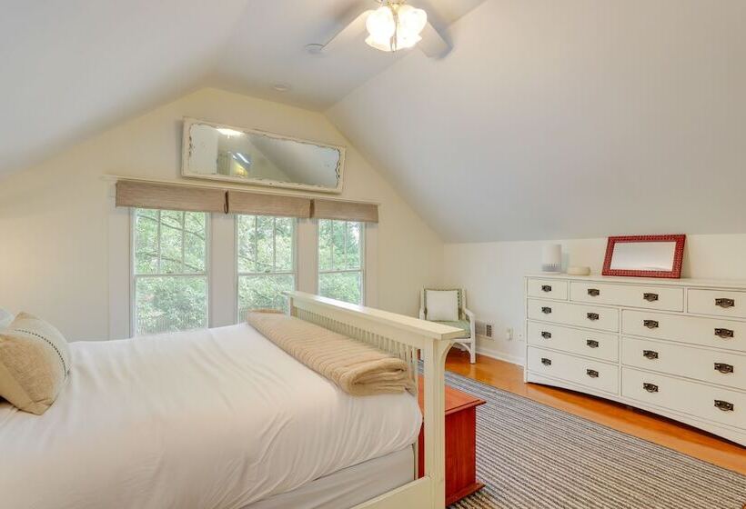 Delightful Decatur Retreat: Walk To Shops & Dining