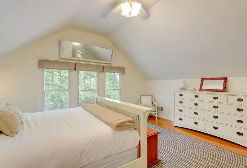 Delightful Decatur Retreat: Walk To Shops & Dining