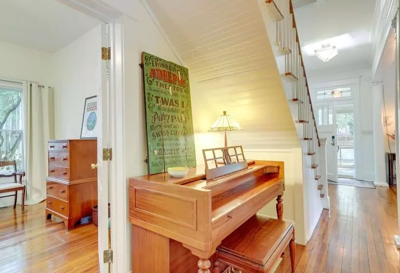 Delightful Decatur Retreat: Walk To Shops & Dining