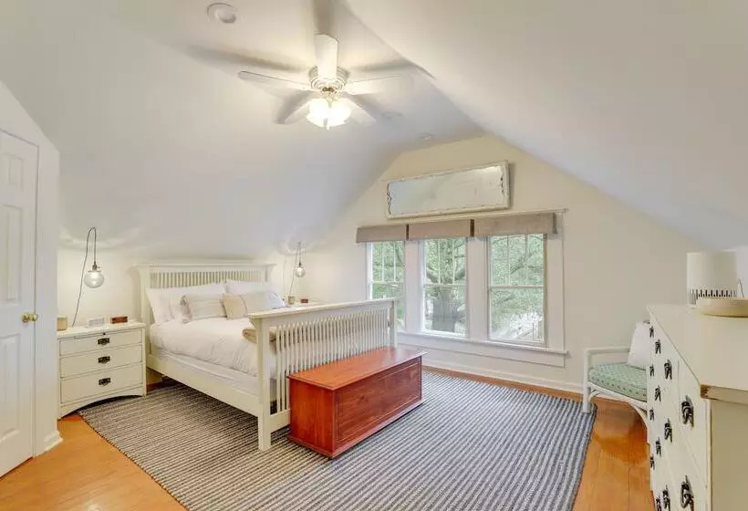 Delightful Decatur Retreat: Walk To Shops & Dining