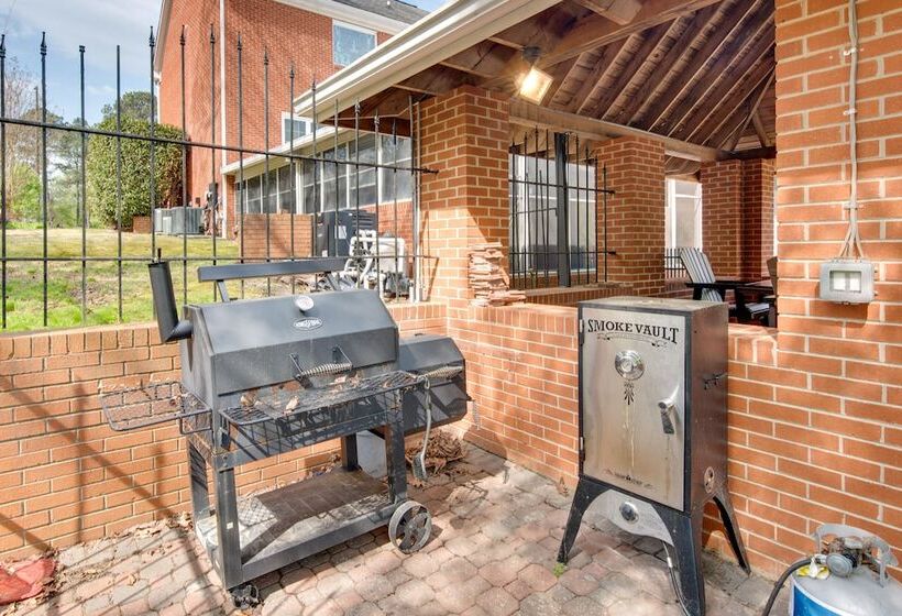 Douglasville Lake Home W/ Private Pool + Gazebo!