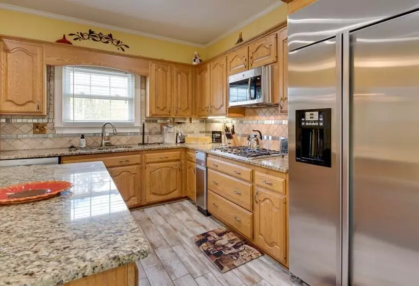 Douglasville Lake Home W/ Private Pool + Gazebo!