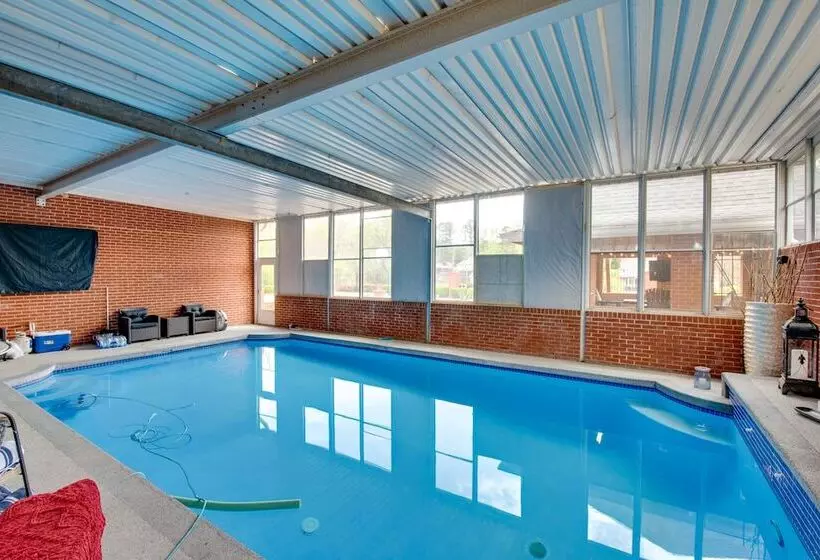 Douglasville Lake Home W/ Private Pool + Gazebo!