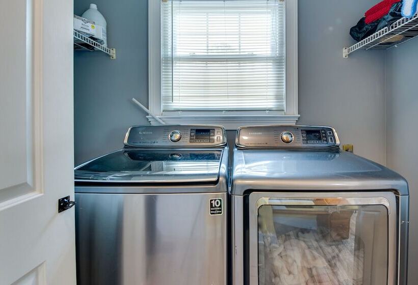 Douglasville Lake Home W/ Private Pool + Gazebo!