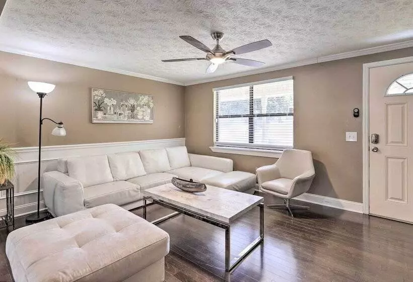 Douglasville Retreat W/ Deck, Dogs Welcome!