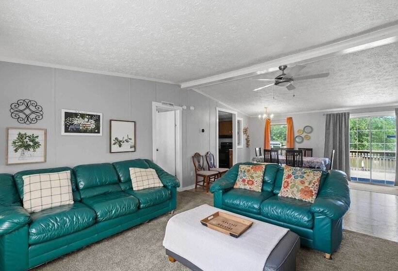 Eatonton Home W/ Dock & Lake Sinclair Views!