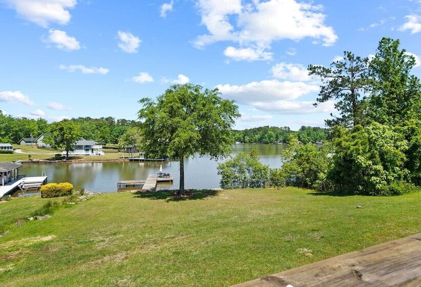 Eatonton Home W/ Dock & Lake Sinclair Views!