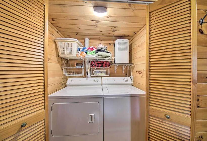 Ellijay Escape On Briar Creek W/ Hot Tub & Views!