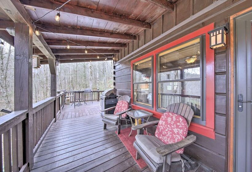 Ellijay Escape On Briar Creek W/ Hot Tub & Views!