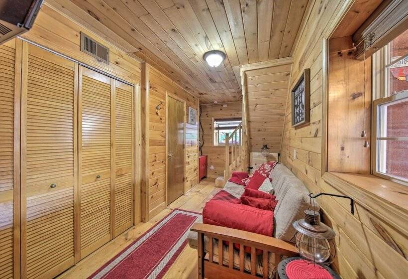 Ellijay Escape On Briar Creek W/ Hot Tub & Views!