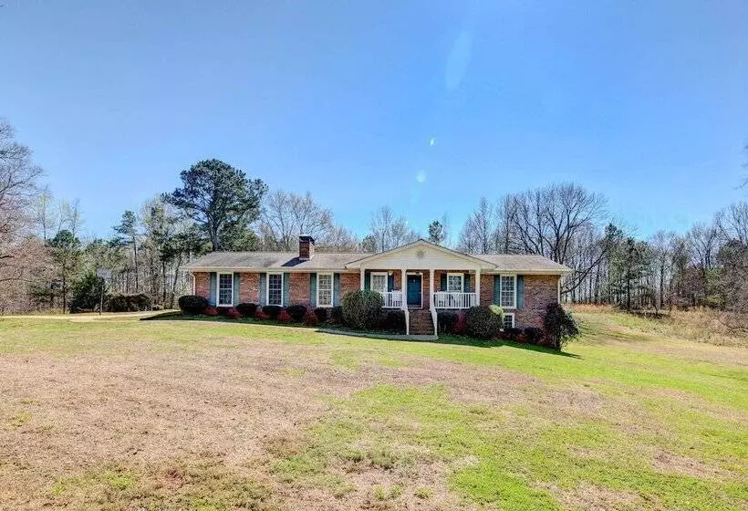 Family Friendly Georgia Vacation Home!