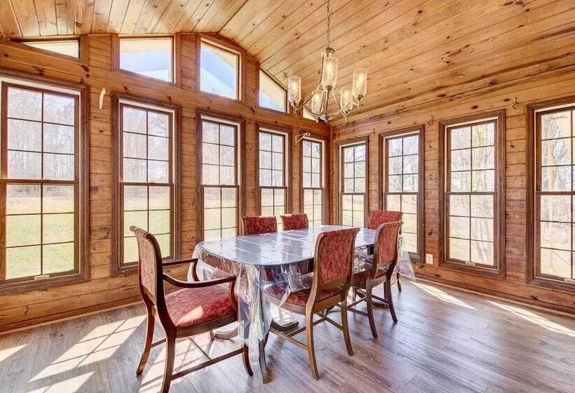 Family Friendly Georgia Vacation Home!