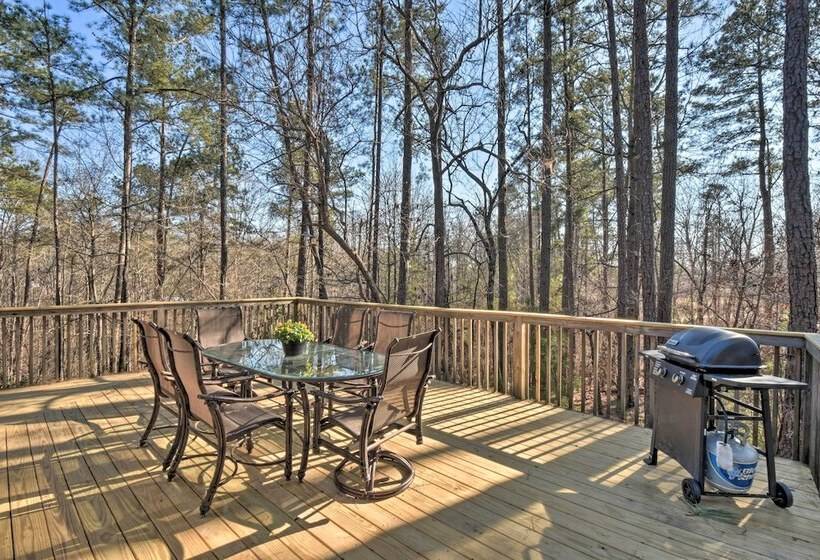 Family Friendly Lake Lanier Escape On 2 + Acres!