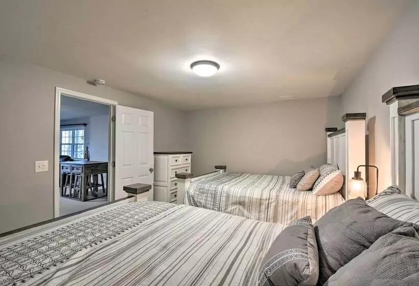 Family Friendly Lake Lanier Escape On 2 + Acres!