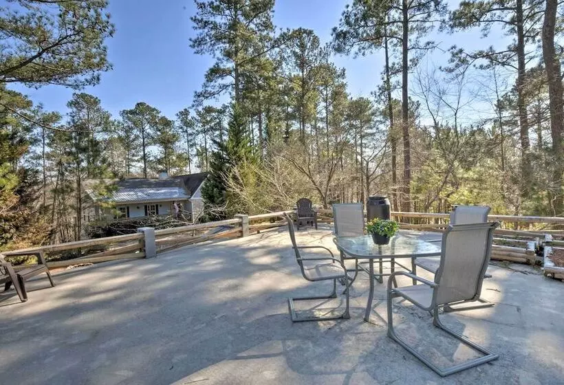 Family Friendly Lake Lanier Escape On 2 + Acres!