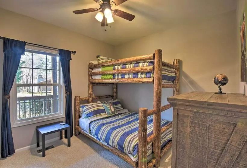 Family Friendly Lake Lanier Escape On 2 + Acres!